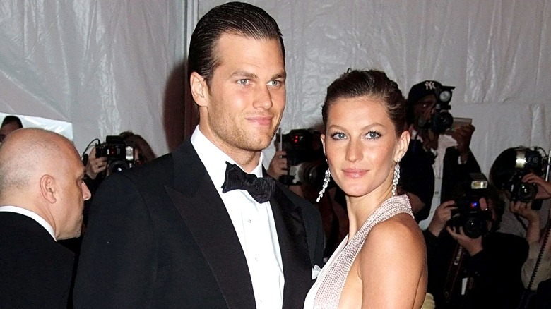 Tom Brady and Gisele Bündchen posing