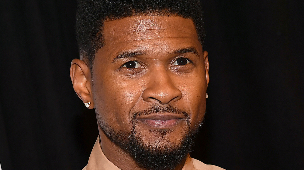 Usher on the red carpet