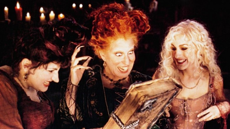 Kathy Najimy, Bette Midler, and Sarah Jessica Parker as the Sanderson sisters in Hocus Pocus