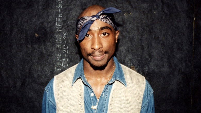 Tupac Shakur blue bandana tied on head