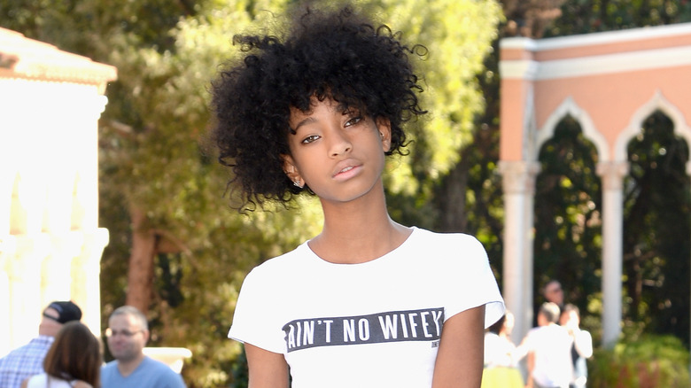 Willow Smith wearing "Ain't no wifey" t-shirt