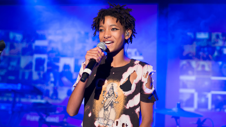 Willow Smith performing