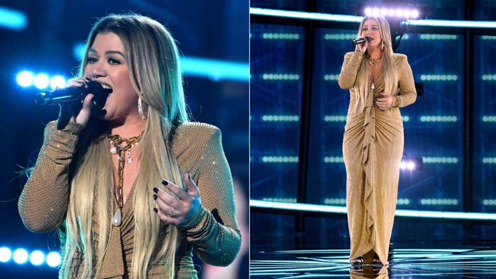 Kelly Clarkson performing at the 2020 Billboard Music Awards 