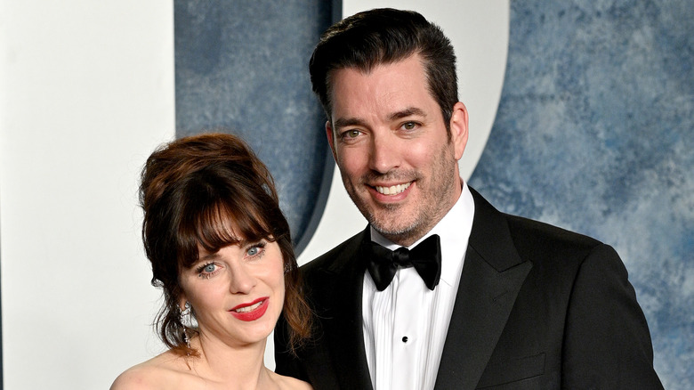 Zooey Deschanel and Jonathan Scott smiling