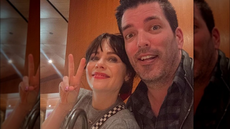 Zooey Deschanel and Jonathan Scott selfie