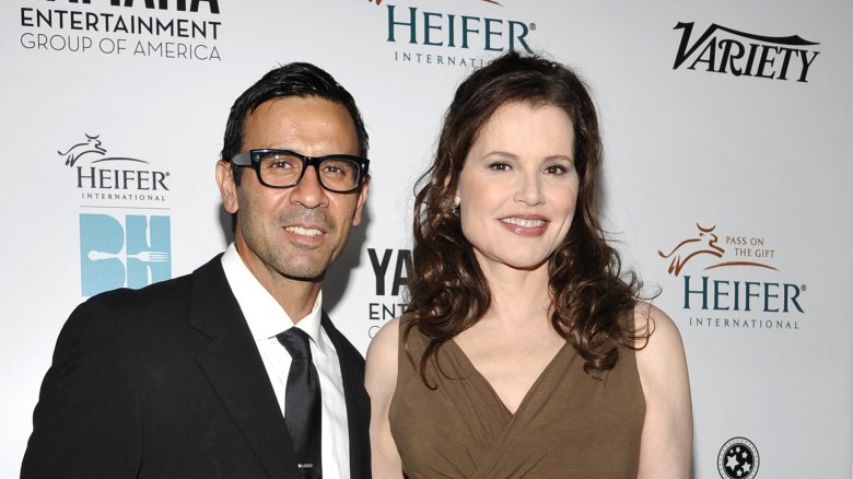 Geena Davis' hubby produces wedding pics to show they're married