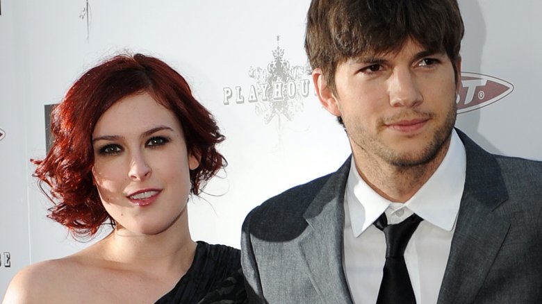 Ashton Kutcher, Mila Kunis Sign Over House To His Former Stepdaughter ...